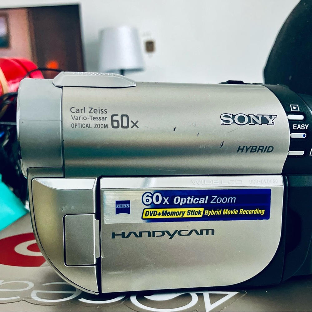 Sony DVD650 Camcorder - Works Great! DVD, Battery, Charger, Memory Card Included